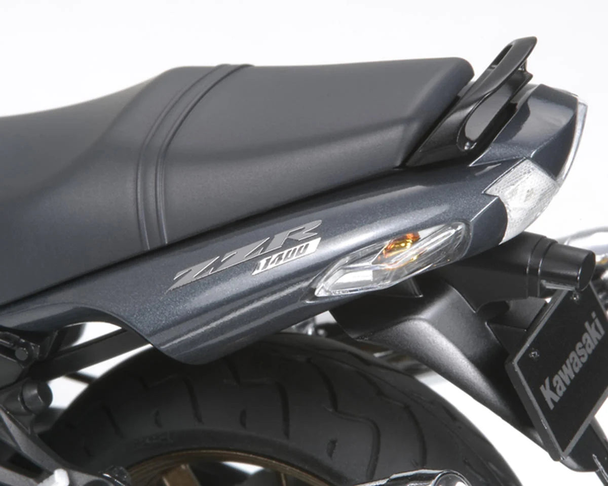 Kawasaki ZZR 1400 Motorcycle Model Kit